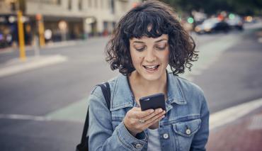 Woman sends a positive text anonymously via short code